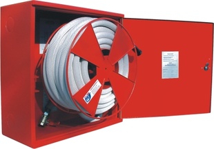 hydrant domovní s hadicí D25 20m, plná dvířka, proudnice ekv.10 červený